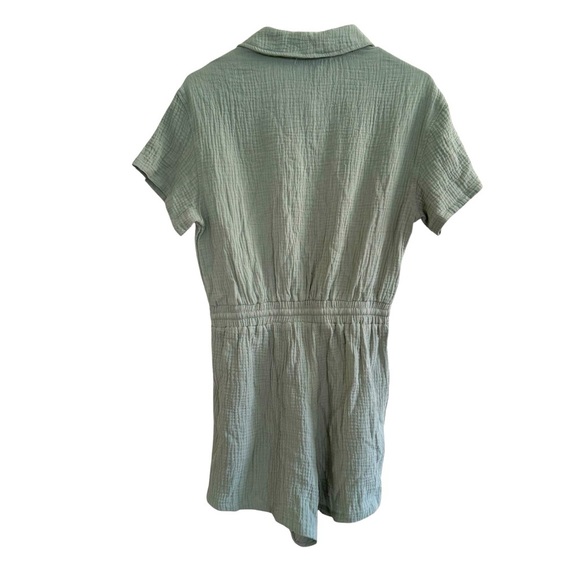 Forever 21 Shortall Romper Muslin Sage Green Short Sleeve Size M NWT - Picture 2 of 8